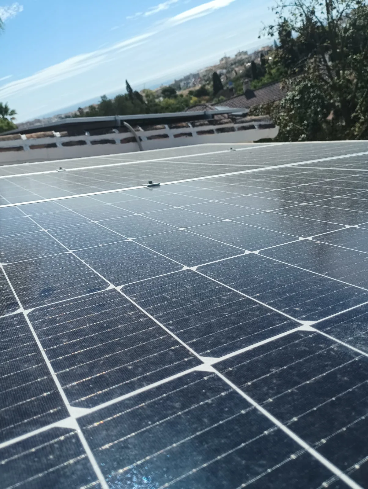 Placas Solares en Vélez-Málaga: Instalación, Precio y Ahorro en 2026
